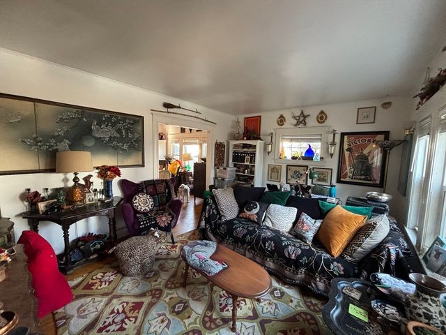 21 Glenellen Rd 1, Boston, MA 02132