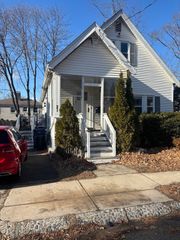 21 Glenellen Rd 1, Boston, MA 02132