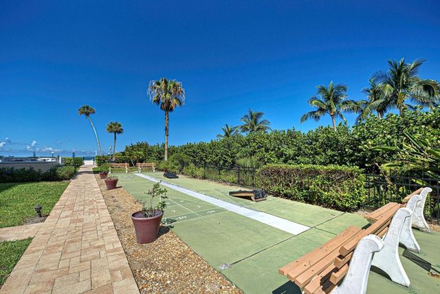 800 BENJAMIN FRANKLIN DRIVE 202, Sarasota, FL 34236