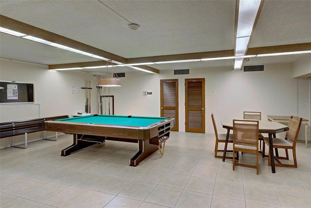 800 BENJAMIN FRANKLIN DRIVE 202, Sarasota, FL 34236