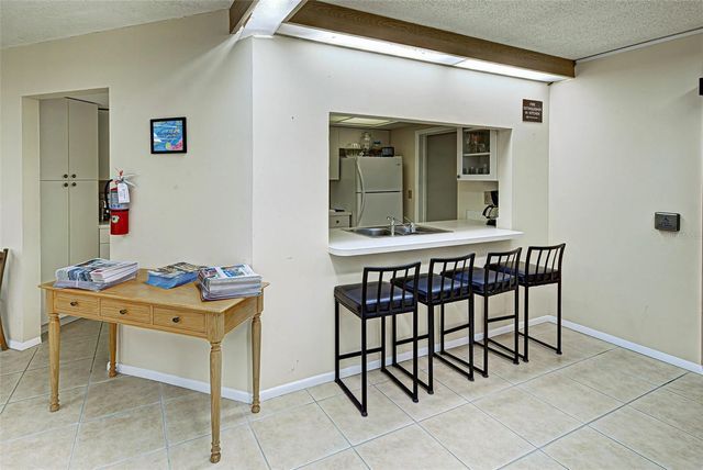 800 BENJAMIN FRANKLIN DRIVE 202, Sarasota, FL 34236