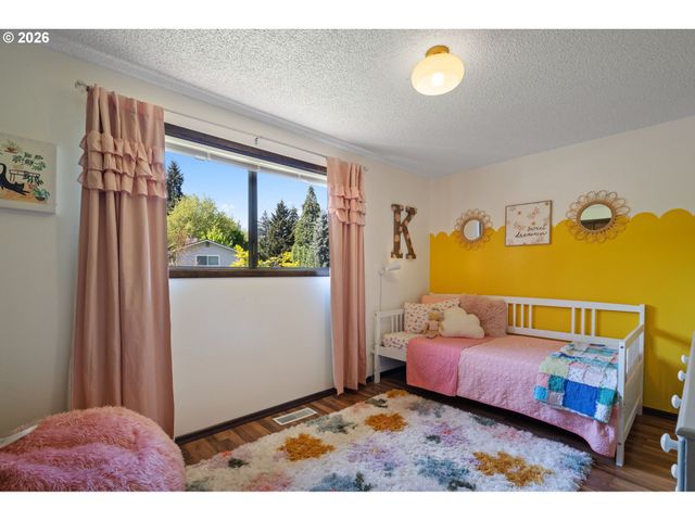 9815 Sw OMARA St, Tigard, OR 97223