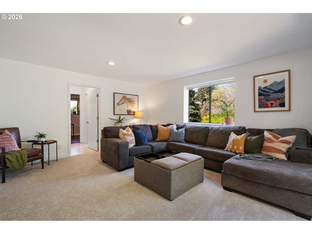 9815 Sw OMARA St, Tigard, OR 97223