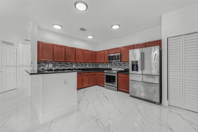 642 SE 37th PL, Homestead, FL 33033