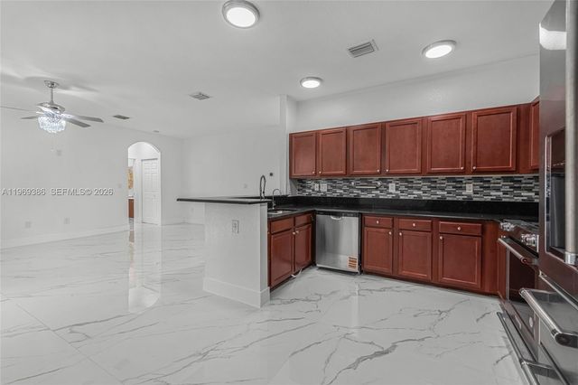 642 SE 37th PL, Homestead, FL 33033