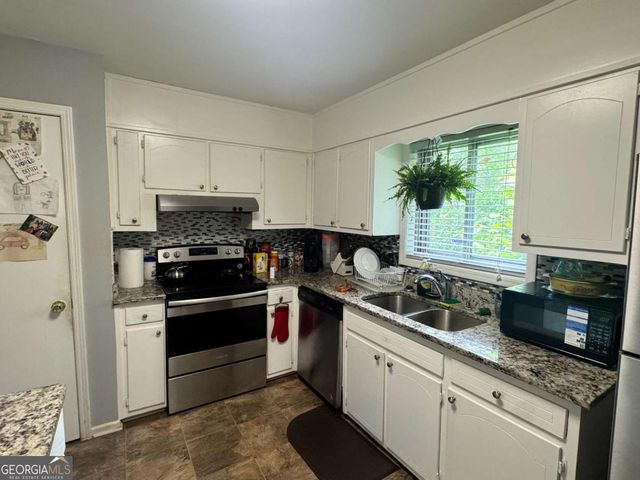521 Navarre Drive, Stone Mountain, GA 30087
