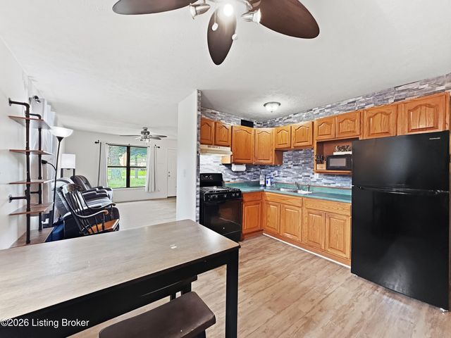 4906 Lesabre Dr, Louisville, KY 40216
