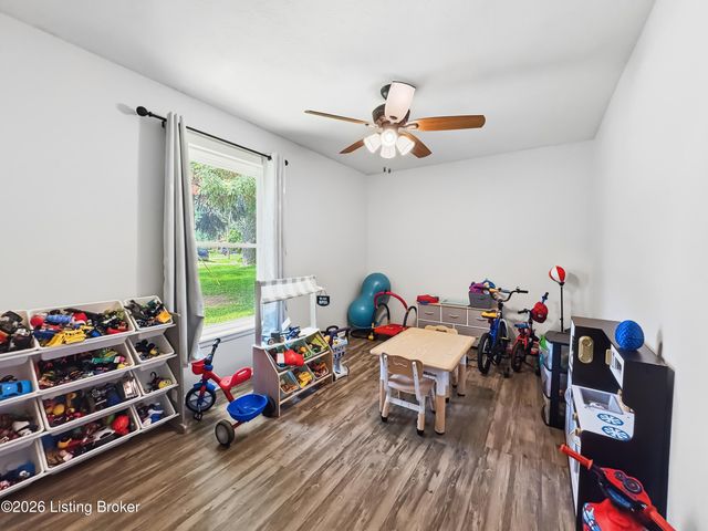 4906 Lesabre Dr, Louisville, KY 40216