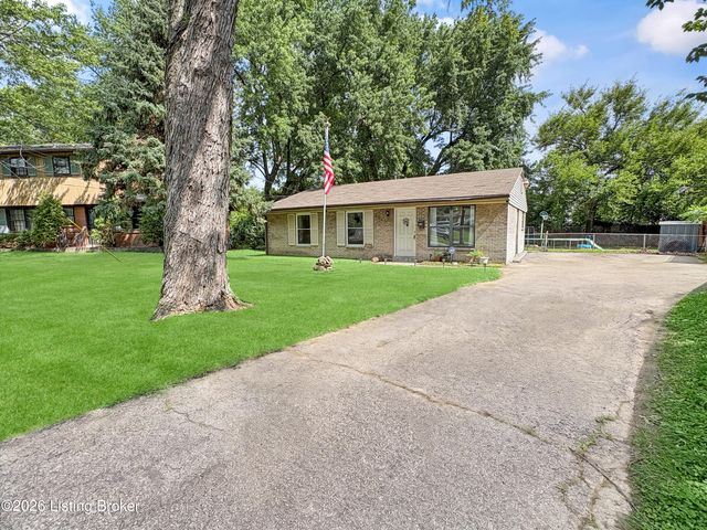 4906 Lesabre Dr, Louisville, KY 40216