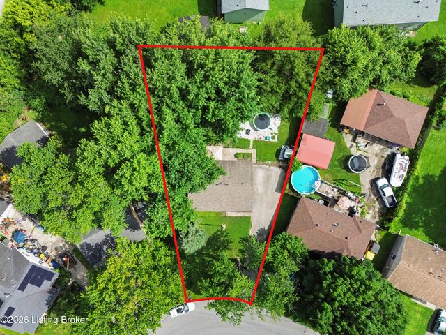 4906 Lesabre Dr, Louisville, KY 40216