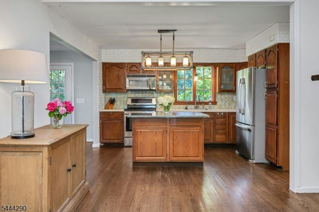 18 Yorke Rd, Mountain Lakes Boro, NJ 07046