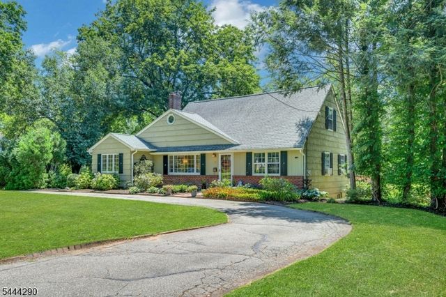 18 Yorke Rd, Mountain Lakes Boro, NJ 07046