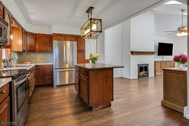 18 Yorke Rd, Mountain Lakes Boro, NJ 07046