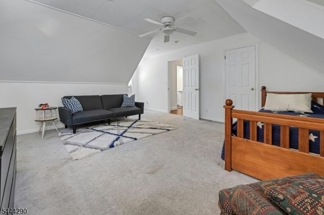 18 Yorke Rd, Mountain Lakes Boro, NJ 07046