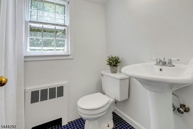 18 Yorke Rd, Mountain Lakes Boro, NJ 07046
