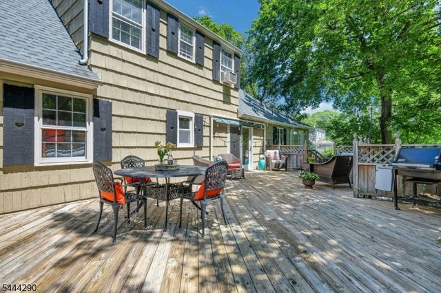 18 Yorke Rd, Mountain Lakes Boro, NJ 07046