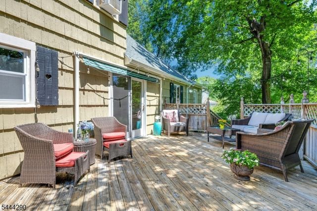 18 Yorke Rd, Mountain Lakes Boro, NJ 07046