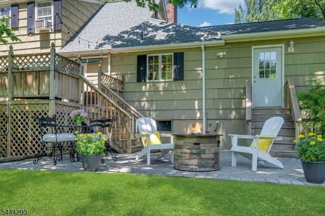 18 Yorke Rd, Mountain Lakes Boro, NJ 07046