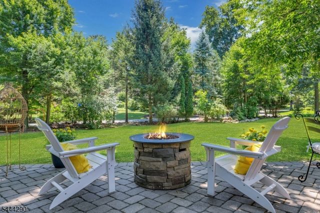 18 Yorke Rd, Mountain Lakes Boro, NJ 07046