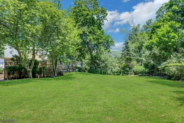 18 Yorke Rd, Mountain Lakes Boro, NJ 07046
