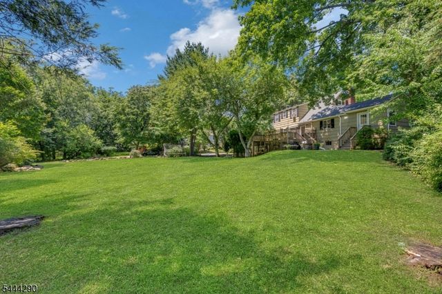 18 Yorke Rd, Mountain Lakes Boro, NJ 07046