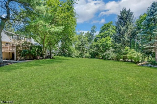 18 Yorke Rd, Mountain Lakes Boro, NJ 07046