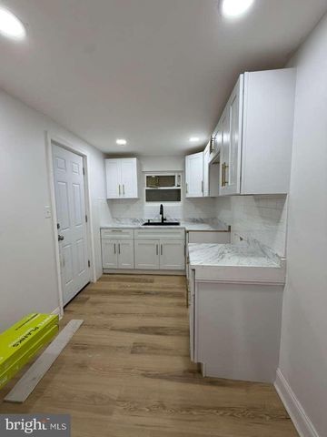 2086 E CLEMENTINE ST, Philadelphia, PA 19134