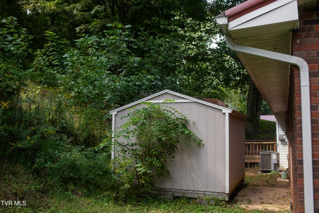 828 Parkway Boulevard, Elizabethton, TN 37643