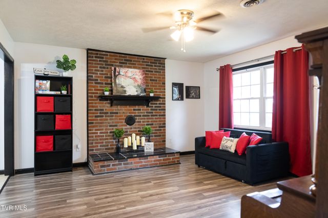 828 Parkway Boulevard, Elizabethton, TN 37643