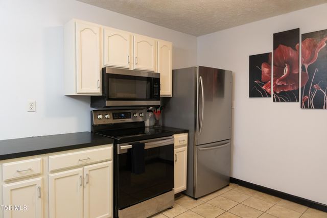 828 Parkway Boulevard, Elizabethton, TN 37643