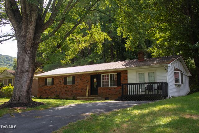 828 Parkway Boulevard, Elizabethton, TN 37643