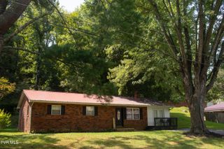 828 Parkway Boulevard, Elizabethton, TN 37643