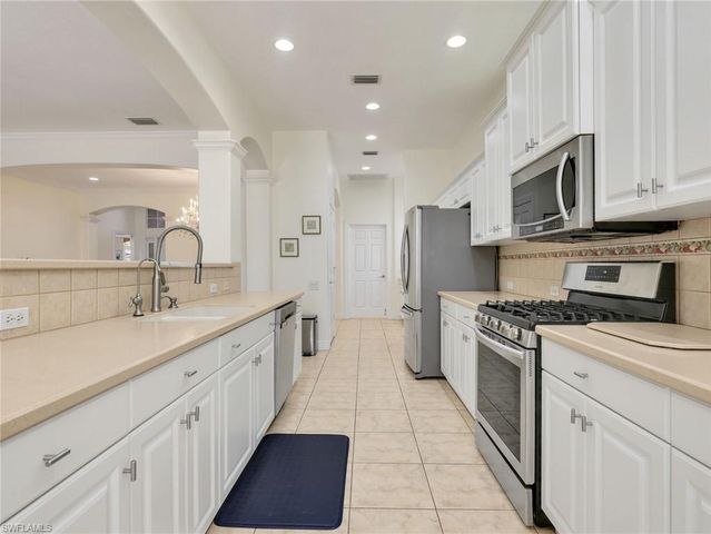 9640 Raven CT, Estero, FL 33928