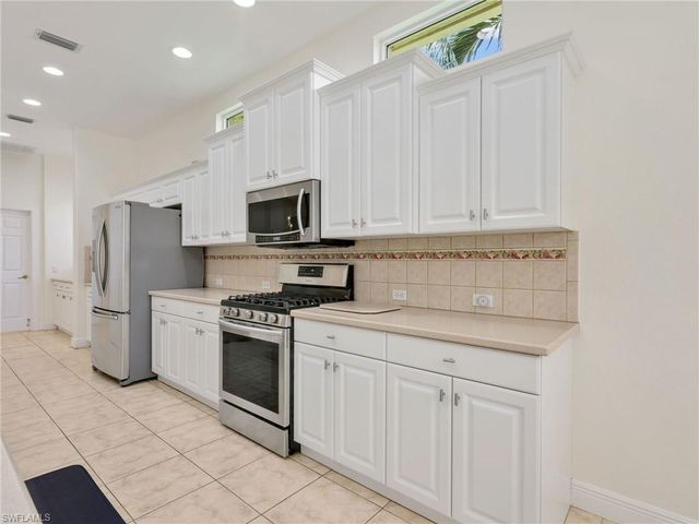 9640 Raven CT, Estero, FL 33928