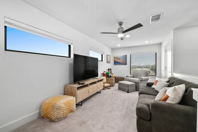 2050 Lohmans Spur RD 2301, Lakeway, TX 78734