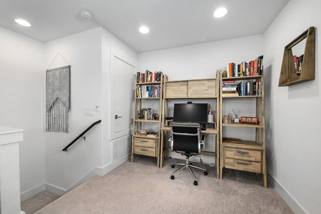 2050 Lohmans Spur RD 2301, Lakeway, TX 78734