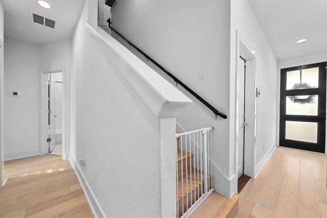 2050 Lohmans Spur RD 2301, Lakeway, TX 78734