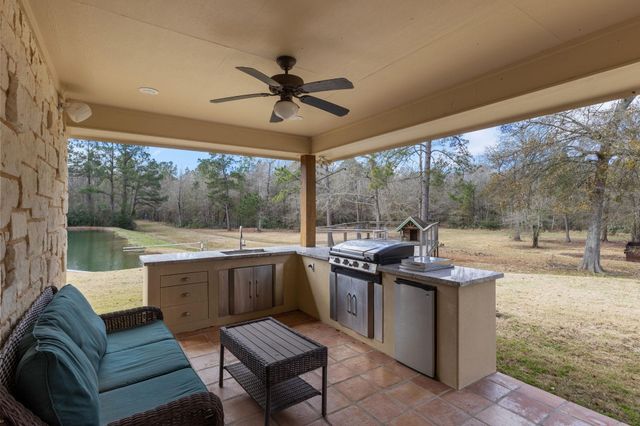 15866 Highway 326 N, Sour Lake, TX 77659