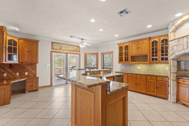 15866 Highway 326 N, Sour Lake, TX 77659