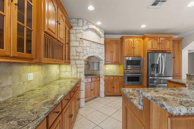 15866 Highway 326 N, Sour Lake, TX 77659