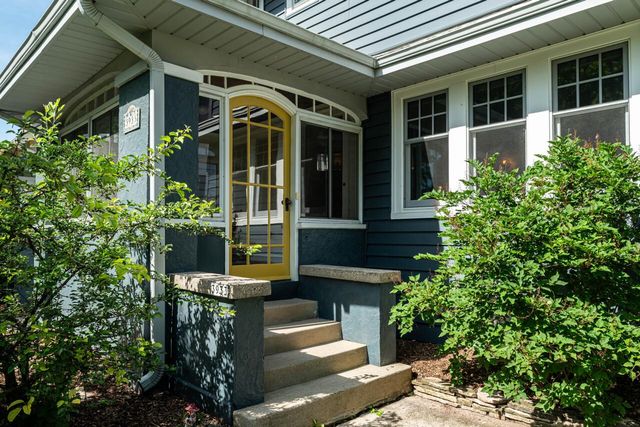 3933 N Prospect AVENUE, Shorewood, WI 53211