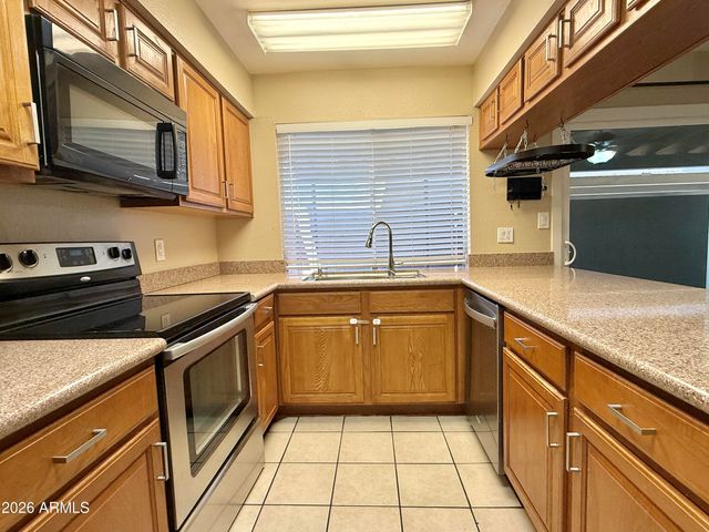 924 S HACIENDA Drive C, Tempe, AZ 85281