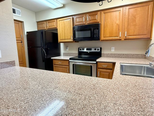 924 S HACIENDA Drive C, Tempe, AZ 85281