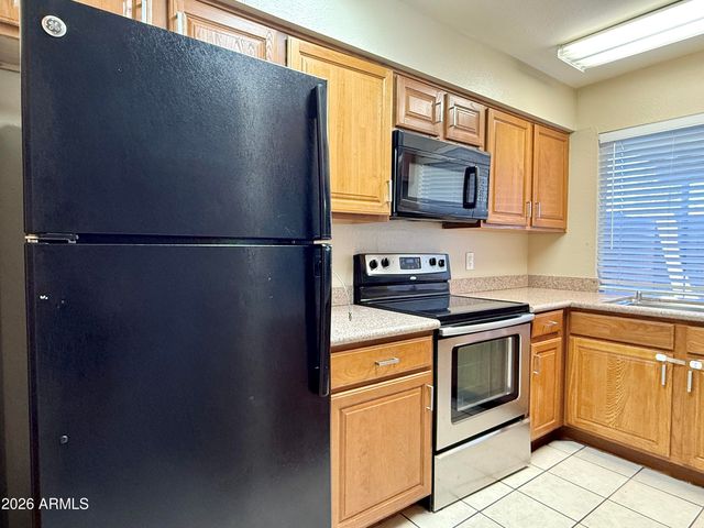 924 S HACIENDA Drive C, Tempe, AZ 85281