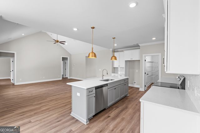 9 Honeysuckle Drive, Claxton, GA 30417