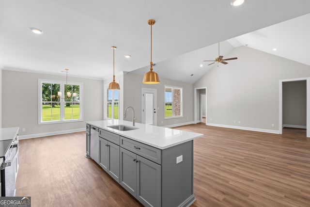 9 Honeysuckle Drive, Claxton, GA 30417