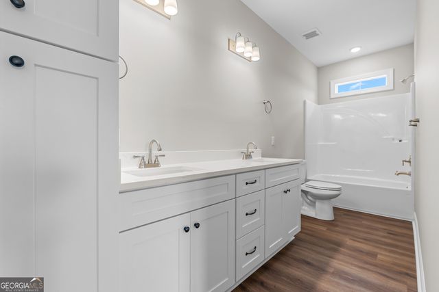 9 Honeysuckle Drive, Claxton, GA 30417