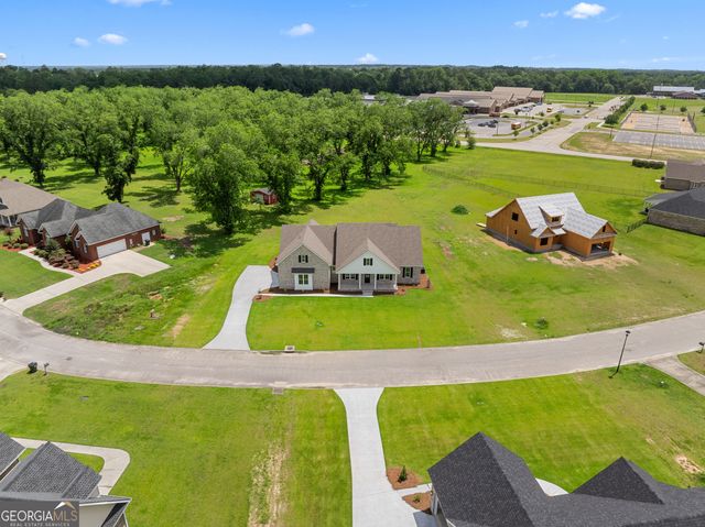 9 Honeysuckle Drive, Claxton, GA 30417