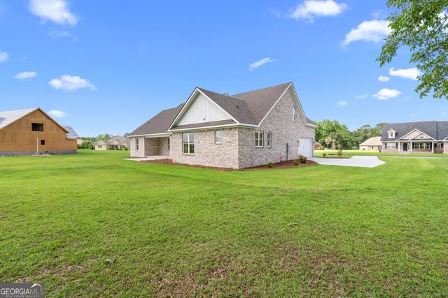 9 Honeysuckle Drive, Claxton, GA 30417