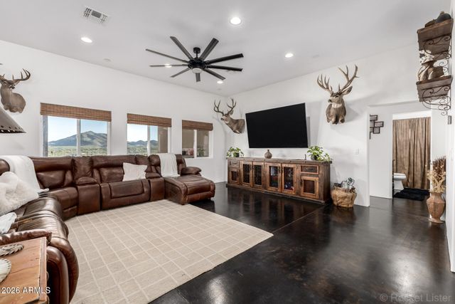 48148 N 16th Lane, New River, AZ 85087